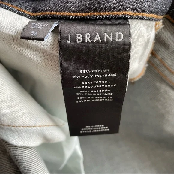 J BRAND Dark wash denim. Size 36 - Picture 4 of 4